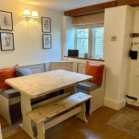 Hebe Cottage - Idyllic And Homely With Attention To Detail Atworth Exterior foto