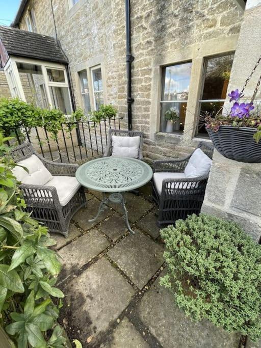 Hebe Cottage - Idyllic And Homely With Attention To Detail Atworth Exterior foto