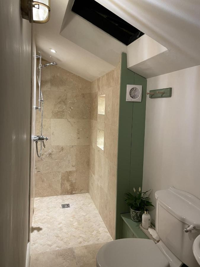 Hebe Cottage - Idyllic And Homely With Attention To Detail Atworth Exterior foto